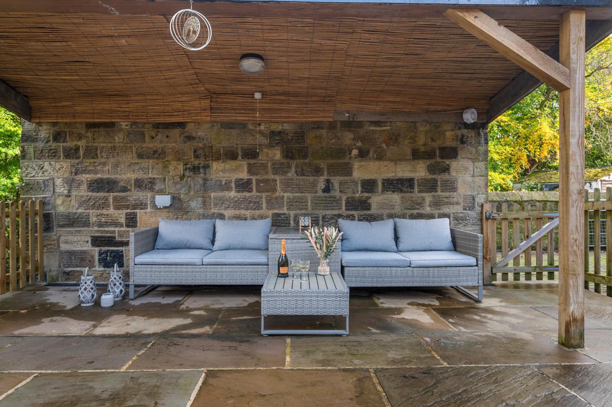Relax At Little Hawkcliffe Villa Steeton Buitenkant foto